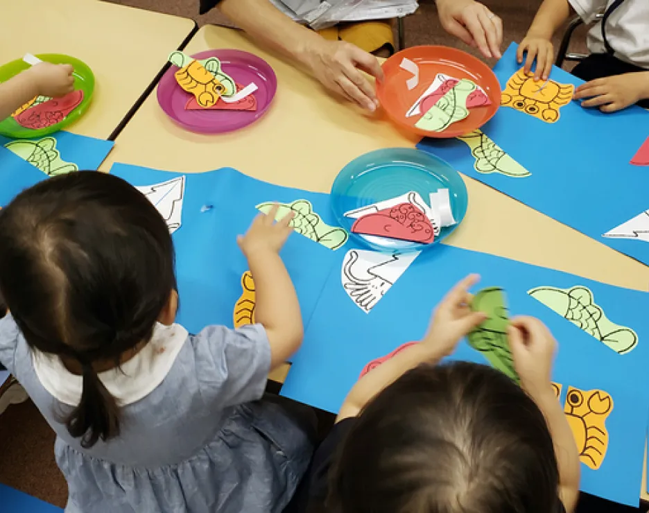 コースを受けている幼児の様子